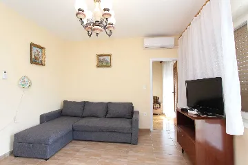 Three-Bedroom Apartment with Terrace in Pula