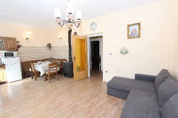 Three-Bedroom Apartment with Terrace in Pula