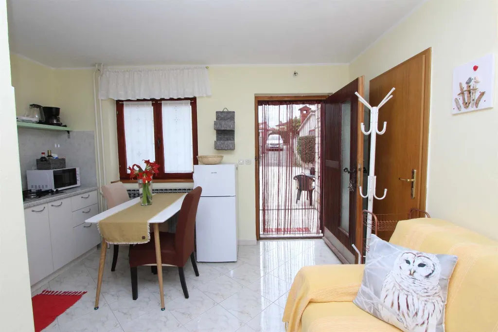 One-Bedroom Apartment for 2 in Rovinj with Parking