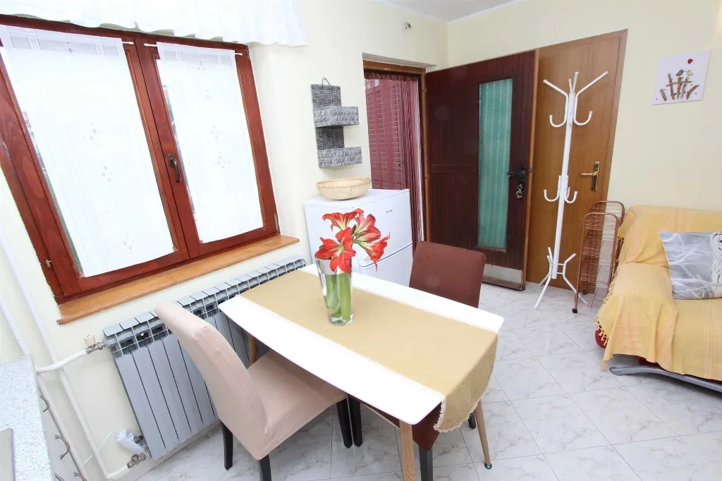 One-Bedroom Apartment for 2 in Rovinj with Parking