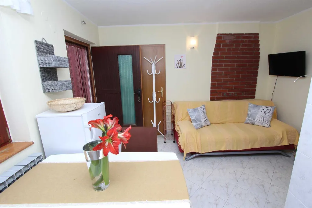 One-Bedroom Apartment for 2 in Rovinj with Parking