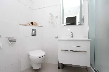 Two-Bedroom Apartment in Rovinj with Parking