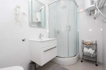 Two-Bedroom Apartment in Rovinj with Parking