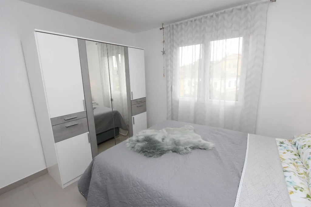 Two-Bedroom Apartment in Rovinj with Parking