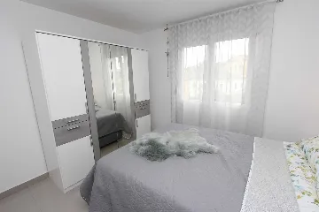 Two-Bedroom Apartment in Rovinj with Parking