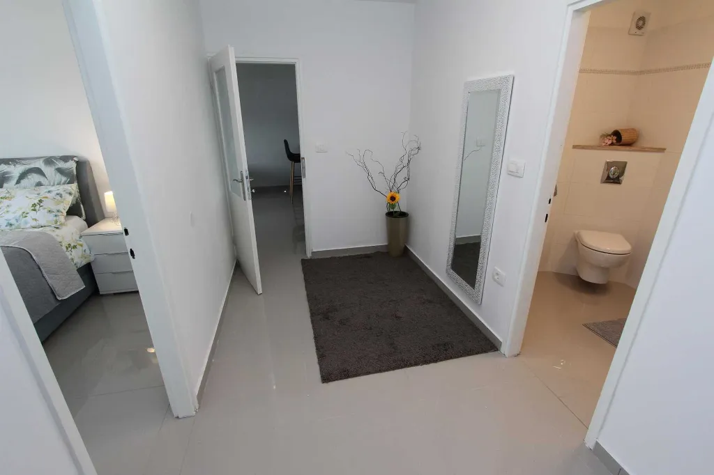 Two-Bedroom Apartment in Rovinj with Parking