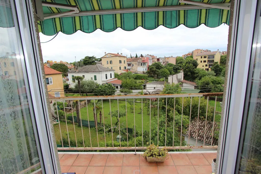 Two-Bedroom Apartment in Rovinj with Parking