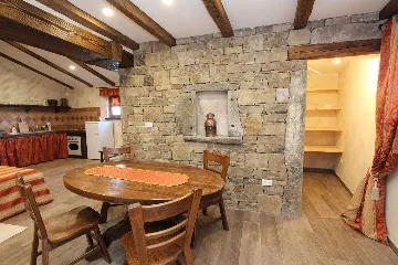 Studio for 2 Guests in Rovinjsko Selo with Shared Pool