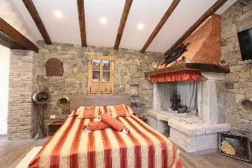 Studio for 2 Guests in Rovinjsko Selo with Shared Pool