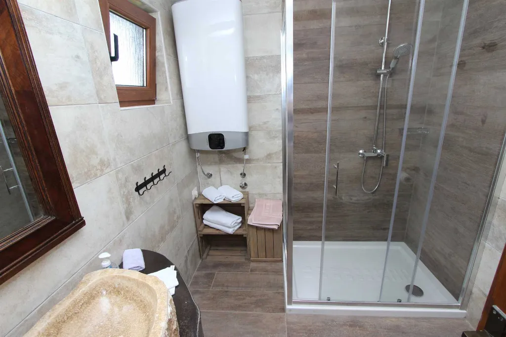 Studio for 2 Guests in Rovinjsko Selo with Shared Pool