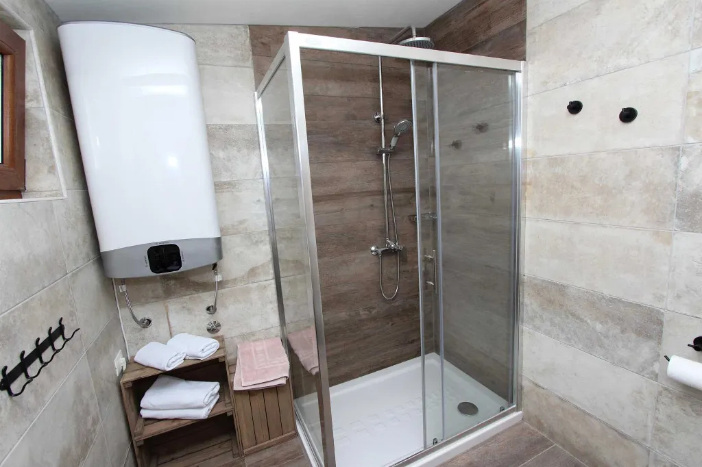 Studio for 2 Guests in Rovinjsko Selo with Shared Pool