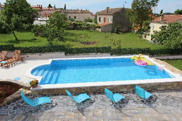 Studio for 2 Guests in Rovinjsko Selo with Shared Pool