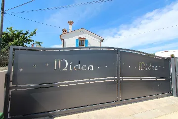 Studio for 2 Guests in Rovinjsko Selo with Shared Pool