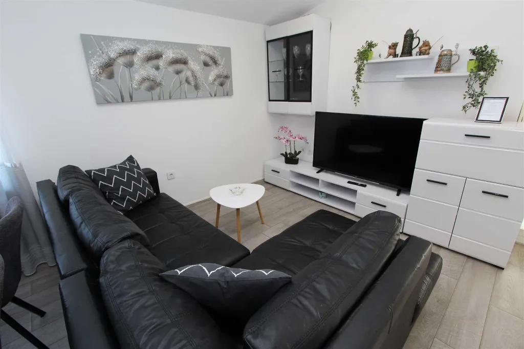 Sunrise Haven Apartment, Banjole