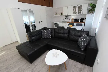 Sunrise Haven Apartment, Banjole