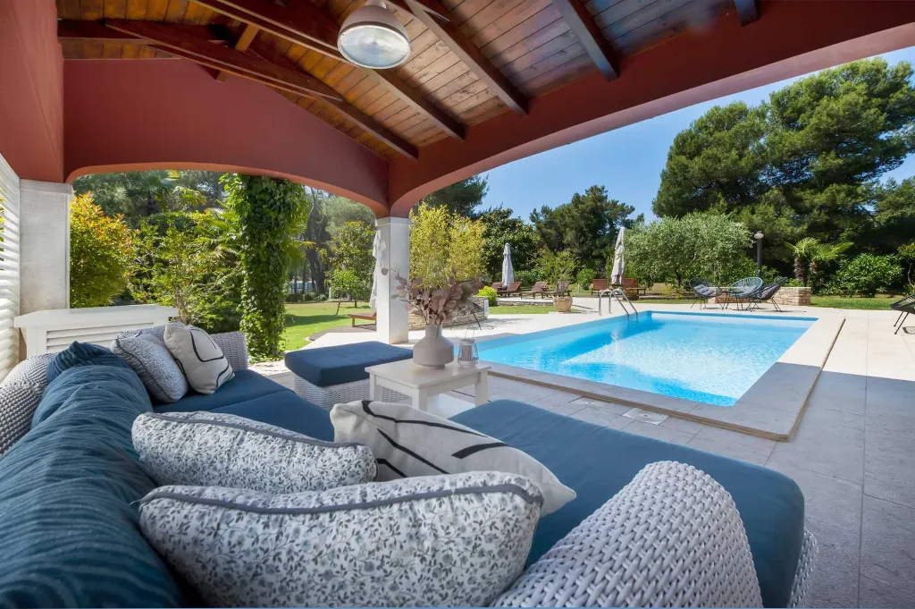 Two-Bedroom Apartment with Pool in Rovinj