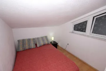 Three-Bedroom Apartment in Banjole for 5 Guests