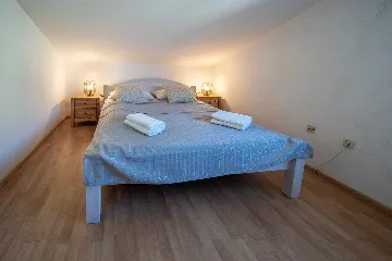 Three-Bedroom Apartment in Banjole for 5 Guests