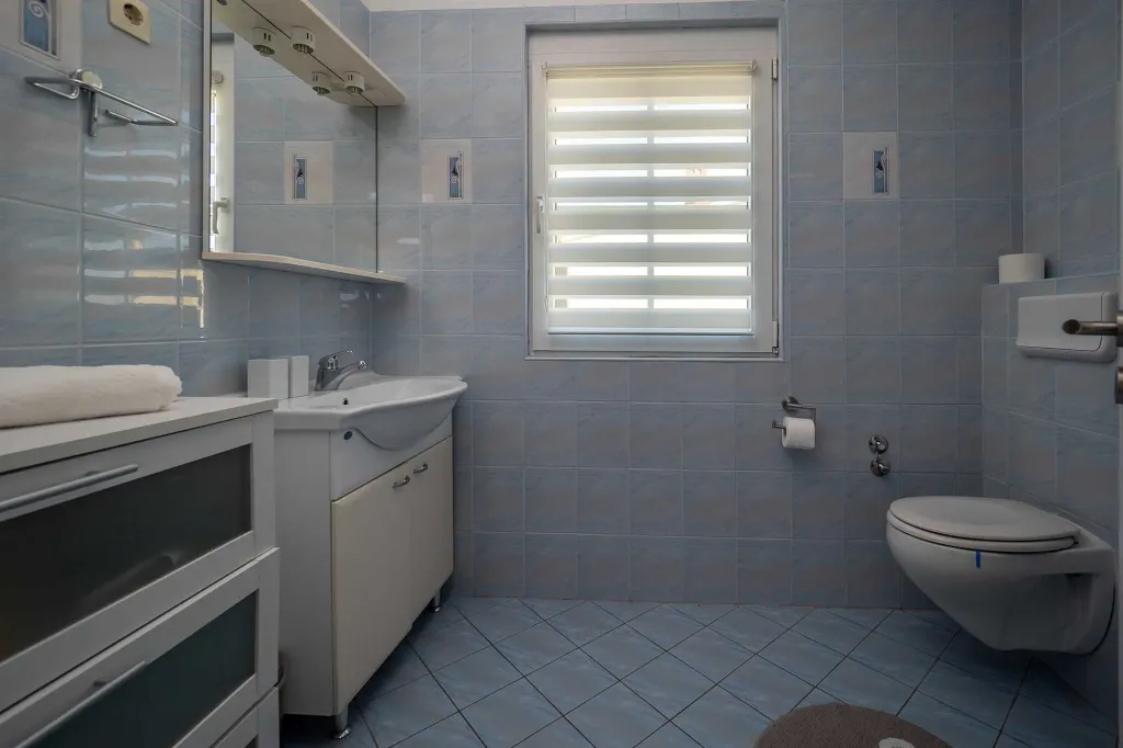 Three-Bedroom Apartment in Banjole for 5 Guests