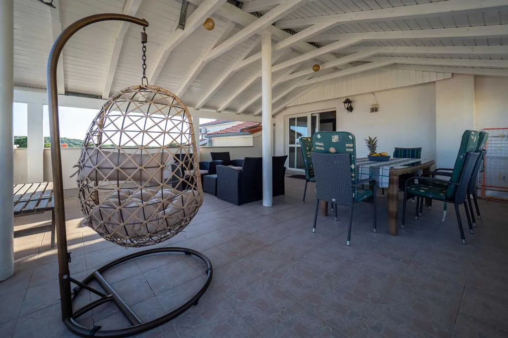 Three-Bedroom Apartment in Banjole for 5 Guests