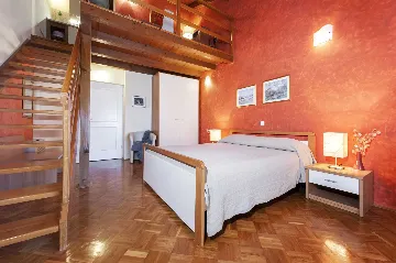 Studio for 2-3 Guests in Rovinj with Shared Pool