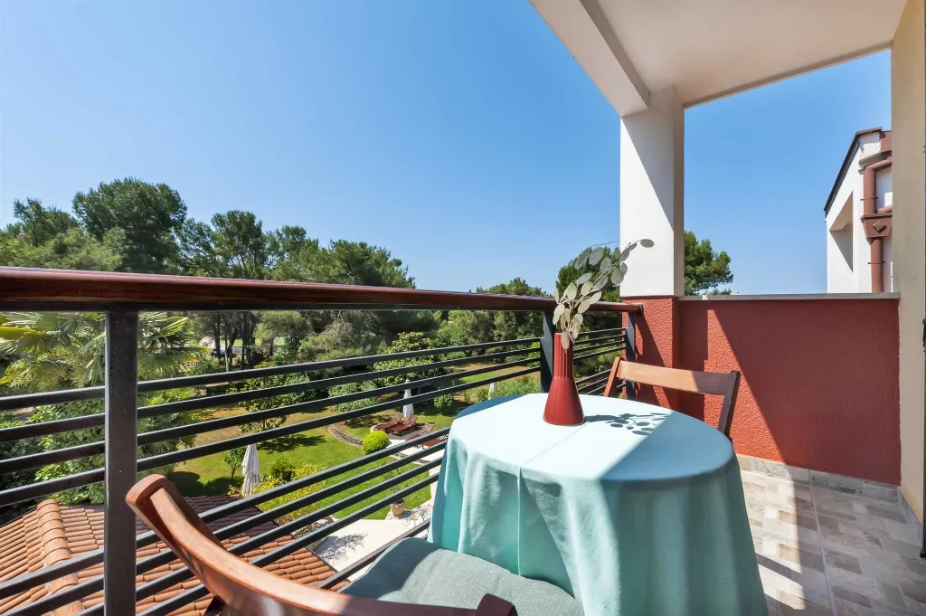 Studio for 2-3 Guests in Rovinj with Shared Pool