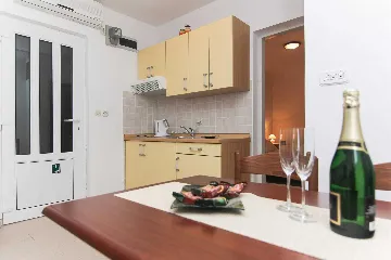 Sea View Apartment in Podaca for 4 Guests