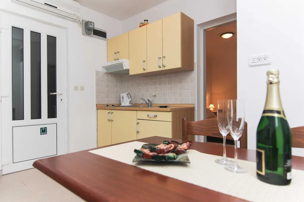 Sea View Apartment in Podaca for 4 Guests