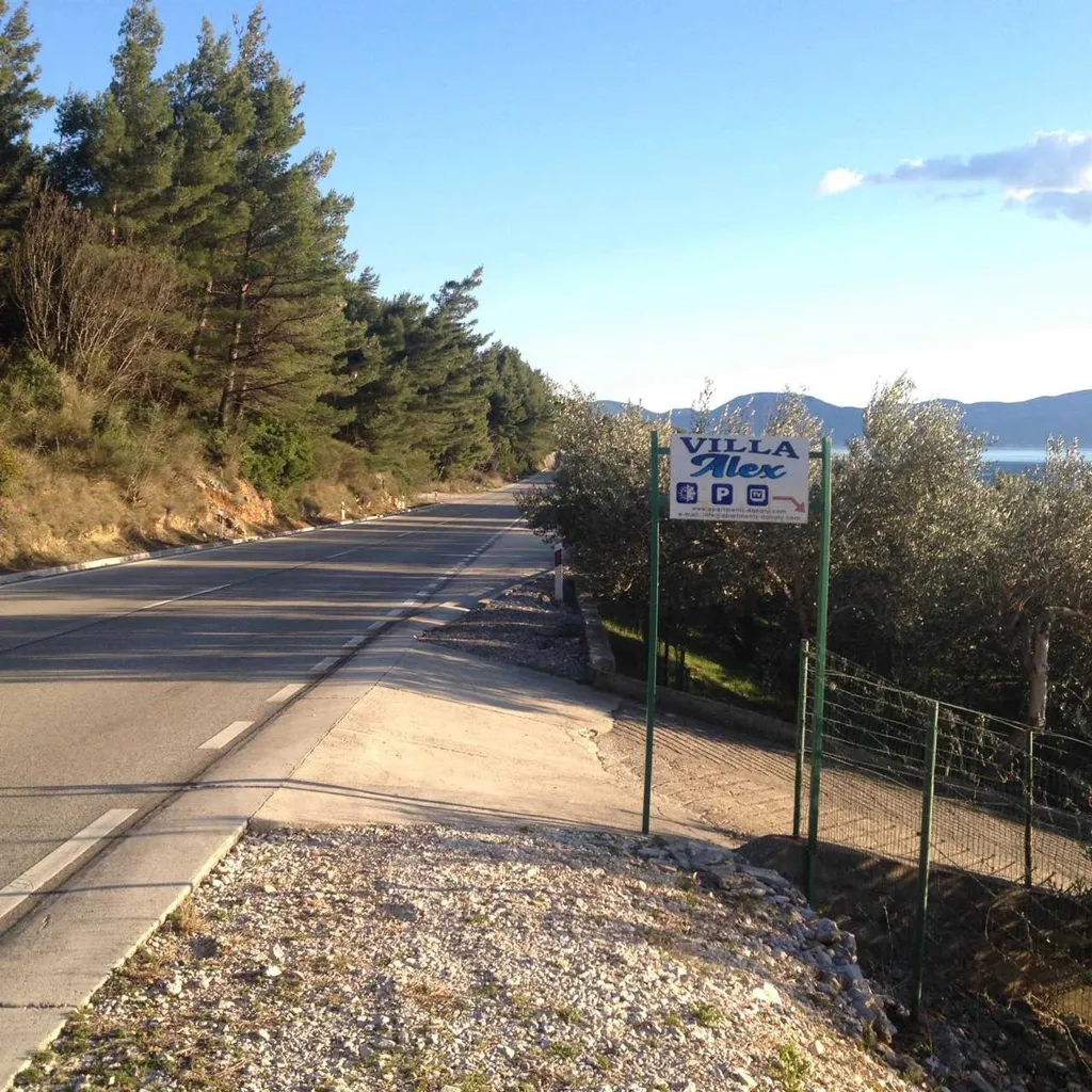 Sea View Apartment in Podaca for 4 Guests