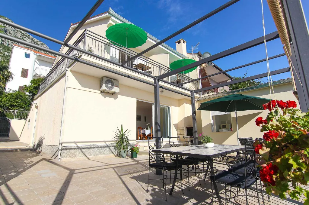 Sea View Apartment in Podaca