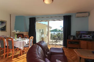 Sea View Apartment in Podaca