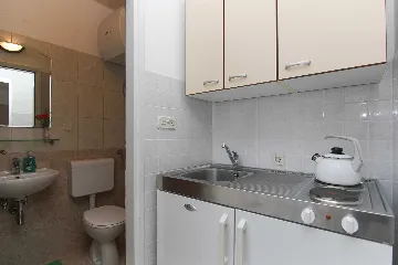 Sea View Apartment in Podaca