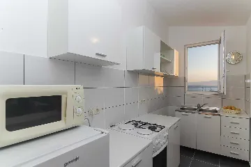 Sea View Apartment in Podaca