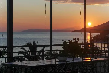 Sea View Apartment in Podaca