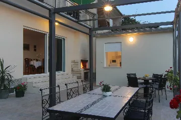 Sea View Apartment in Podaca