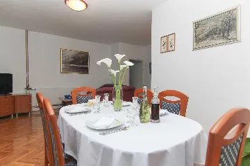 Sea View Apartment in Podaca