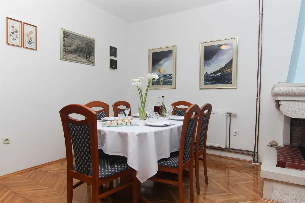 Sea View Apartment in Podaca