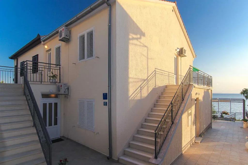Sea View Apartment in Podaca