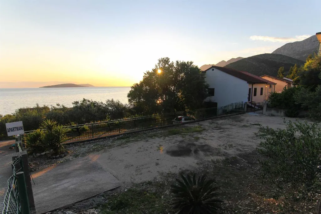 Sea View Apartment in Podaca