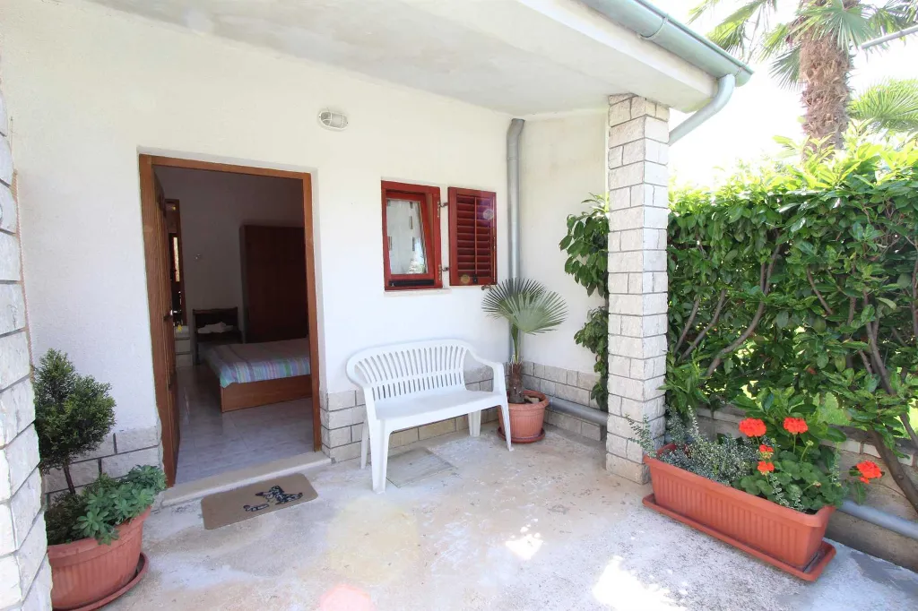 Apartment with Terrace in Rovinj for 3 Guests
