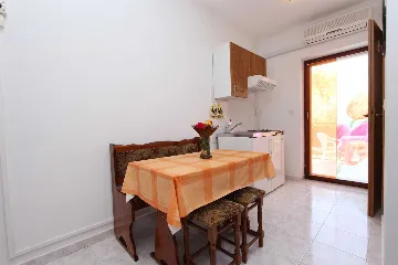Apartment with Terrace in Rovinj for 3 Guests