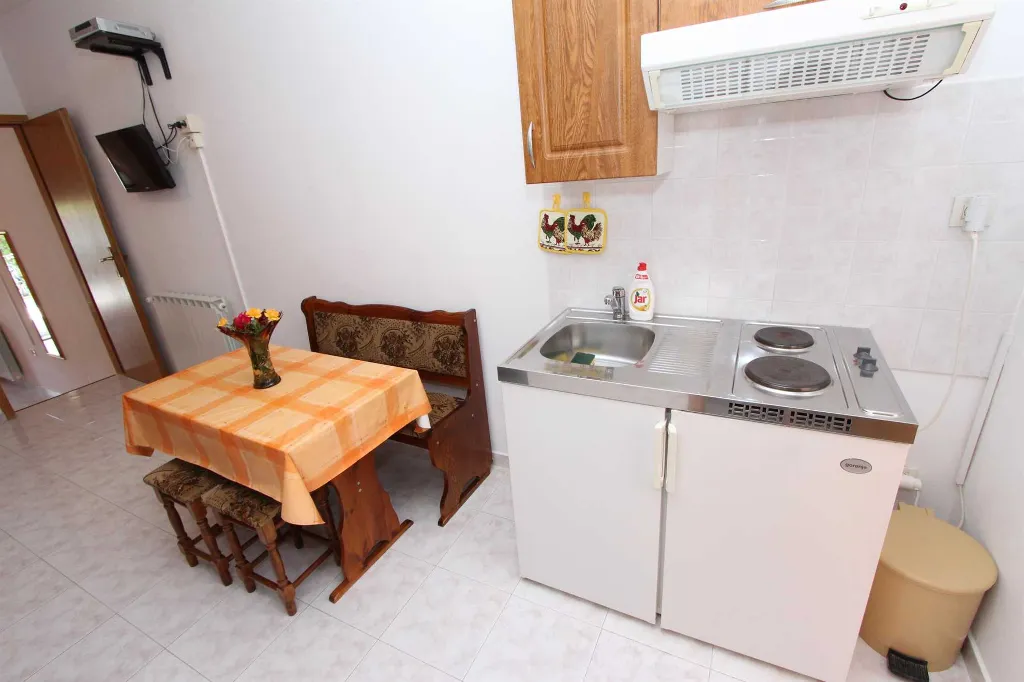 Apartment with Terrace in Rovinj for 3 Guests