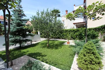 Apartment with Terrace in Rovinj for 3 Guests