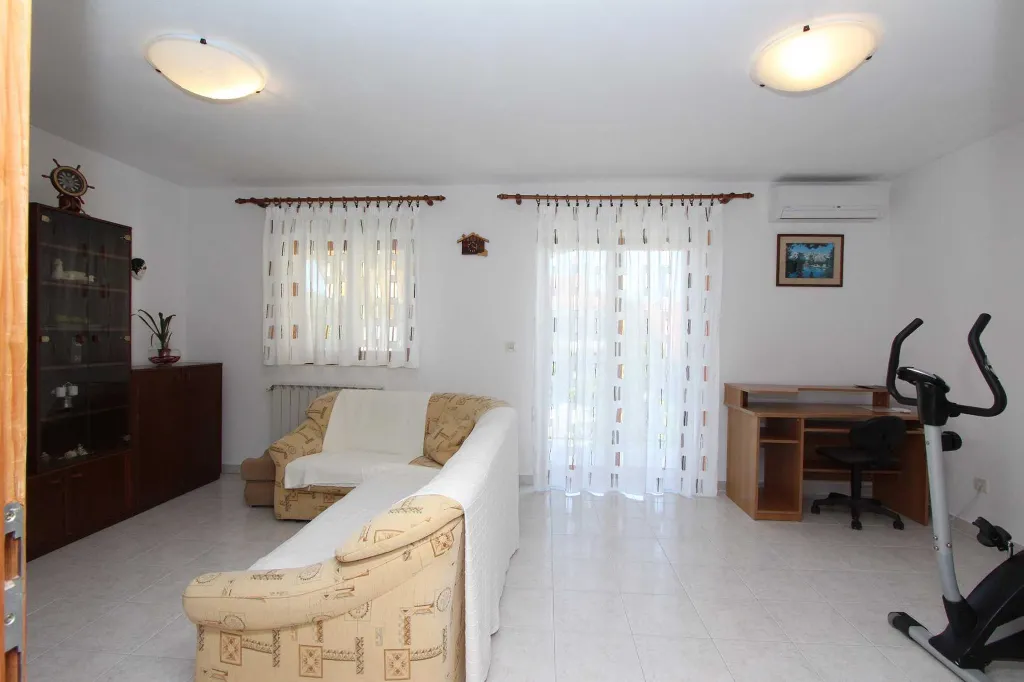 Apartment for 5 Guests in Rovinj