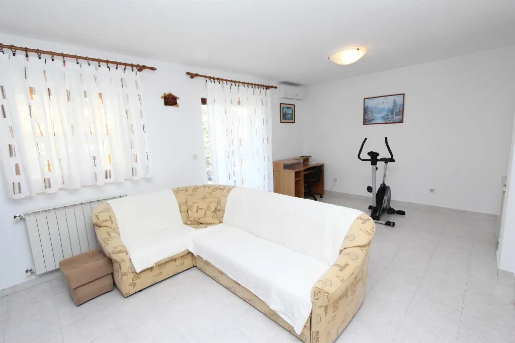 Apartment for 5 Guests in Rovinj