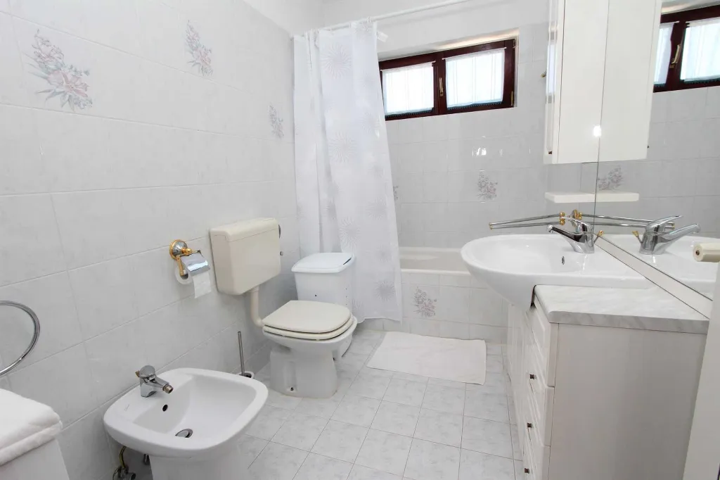 Apartment for 5 Guests in Rovinj