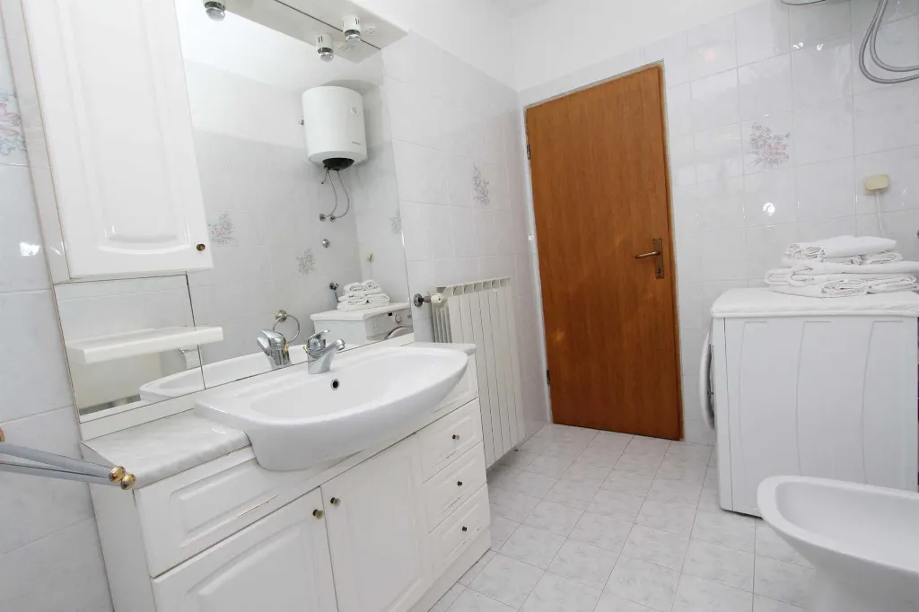 Apartment for 5 Guests in Rovinj