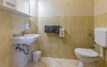 One-Bedroom Apartment with Pool in Banjole for 4 Guests