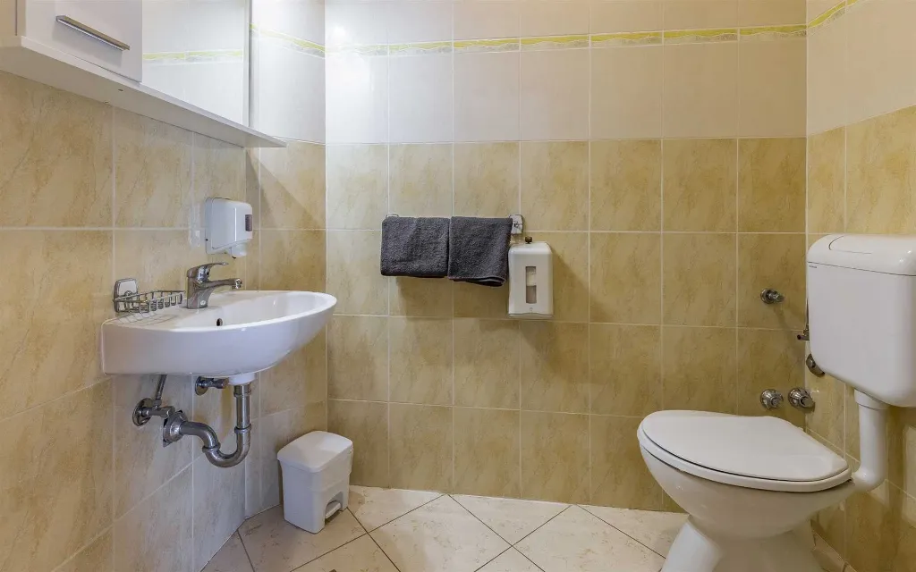One-Bedroom Apartment with Pool in Banjole for 4 Guests