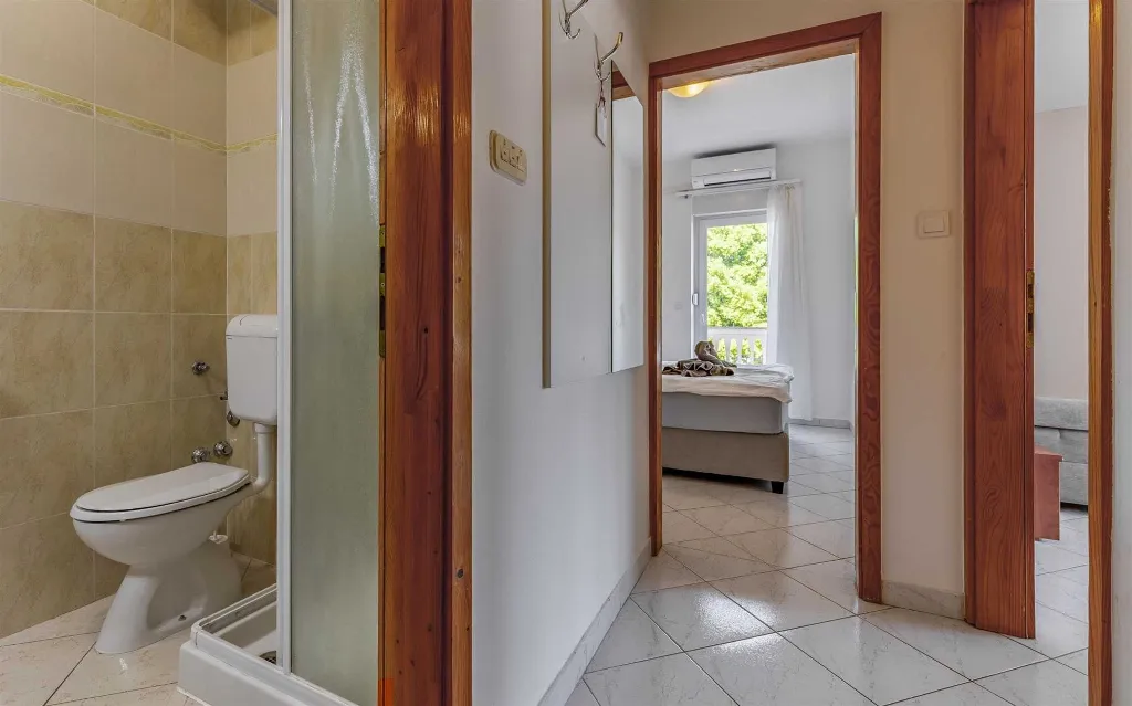 One-Bedroom Apartment with Pool in Banjole for 4 Guests